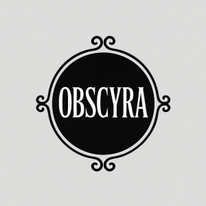 Logo de la collection Obscyra — un œil stylisé dans une sphère noire, symbolisant la lucidité, la subversion et la conscience critique au cœur des œuvres éditées.